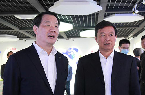 中建材總裁、中國工程院院士彭壽一行蒞臨鵬飛集團考察